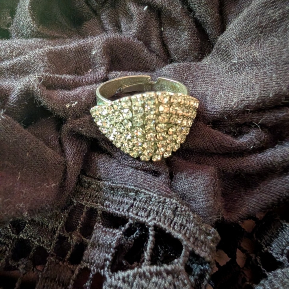 Elegant Silver Crystal Ring